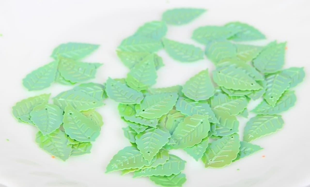 Cekiny Liscie 15x25mm/5gram pistacja mieniąca