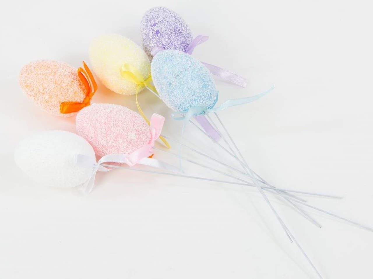 Jajko styropianowe ośnieżone, pik 4x6cm/6szt, mix