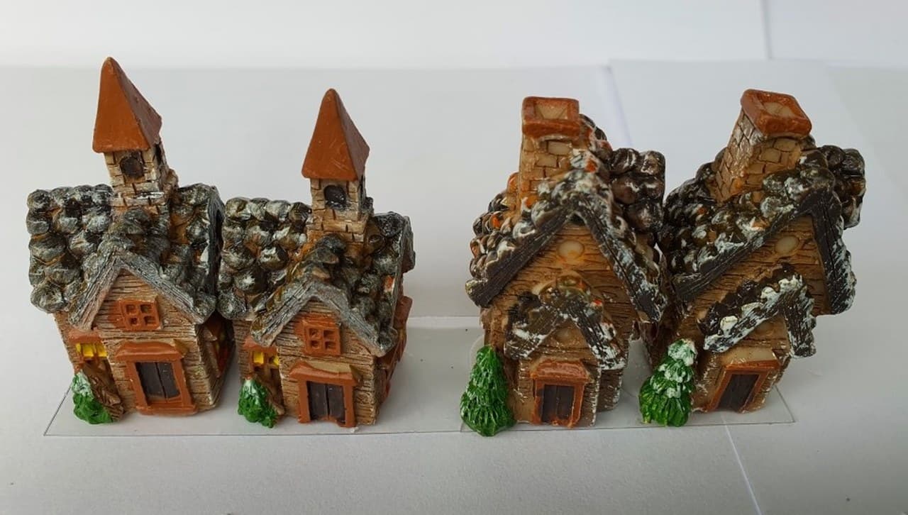 Figurki brązowe domki do klejenia, 2x2x6cm/4szt