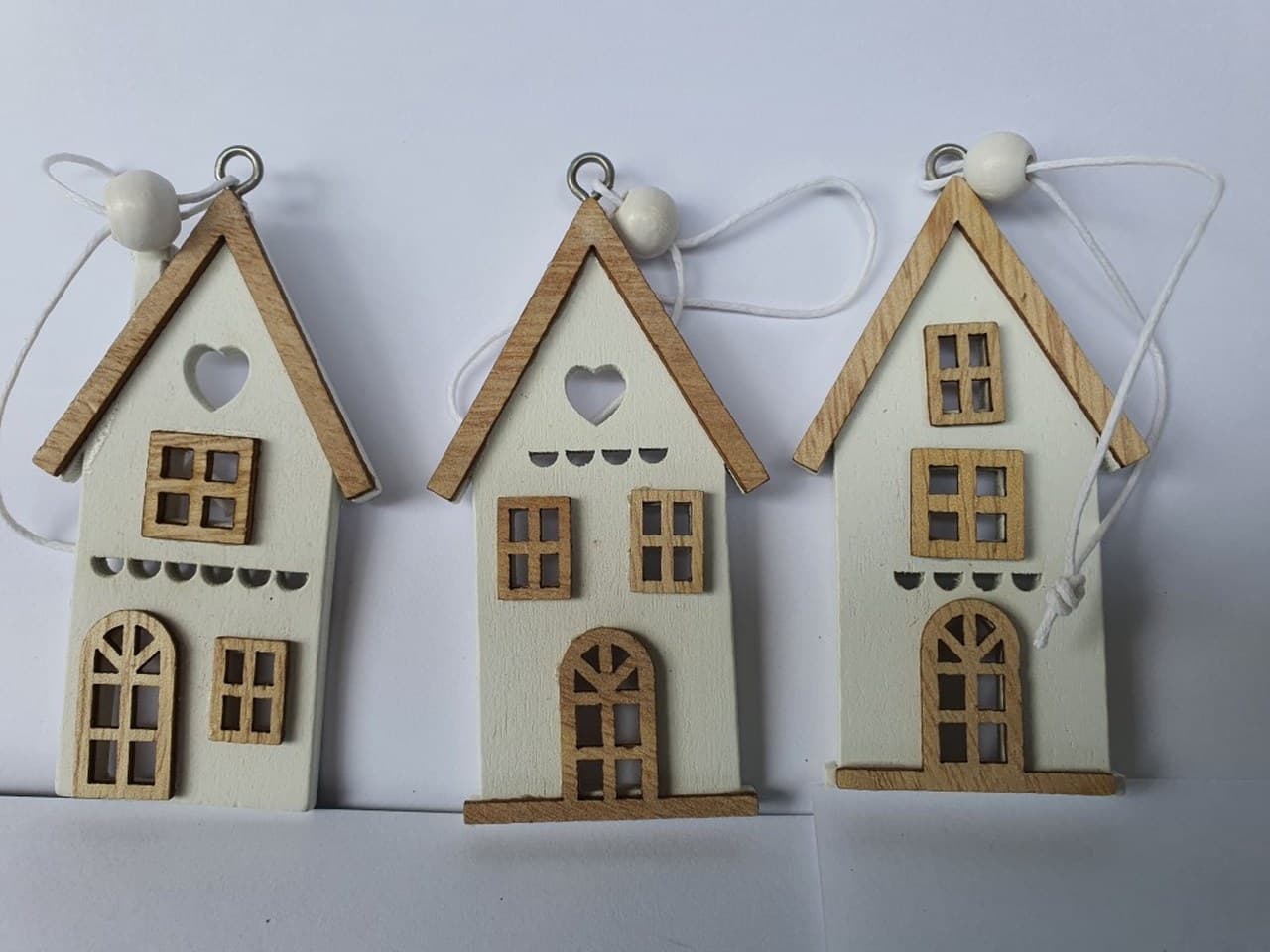Zawieszki domki drewniane płaske 5x8cm/3szt. białe