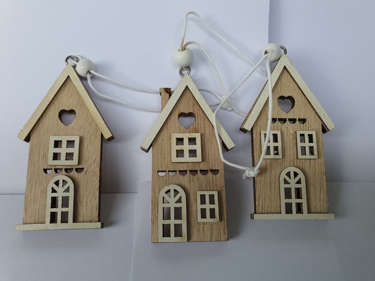 Zawieszki domki drewniane płaske 5x8cm/3szt. brąz