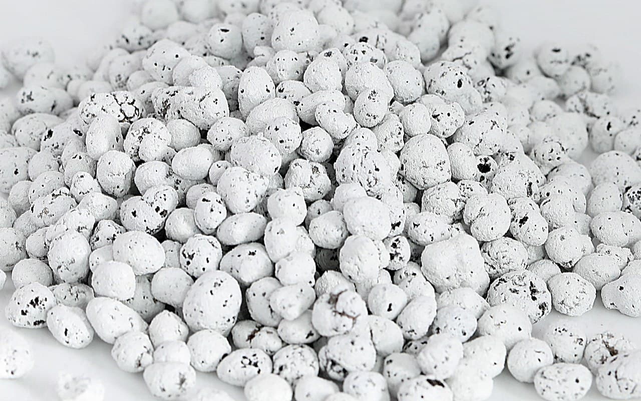 Keramzyt barwiony, granulat  śr.7-15mm 0,5l, biały