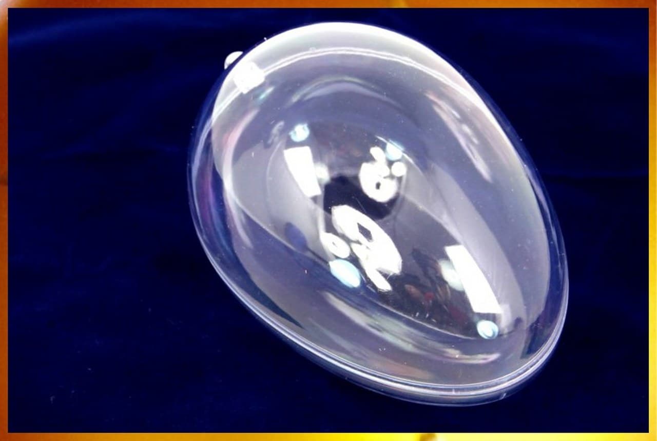 Jajo plastikowe wys..9cm, szer. 6cm, 1szt.