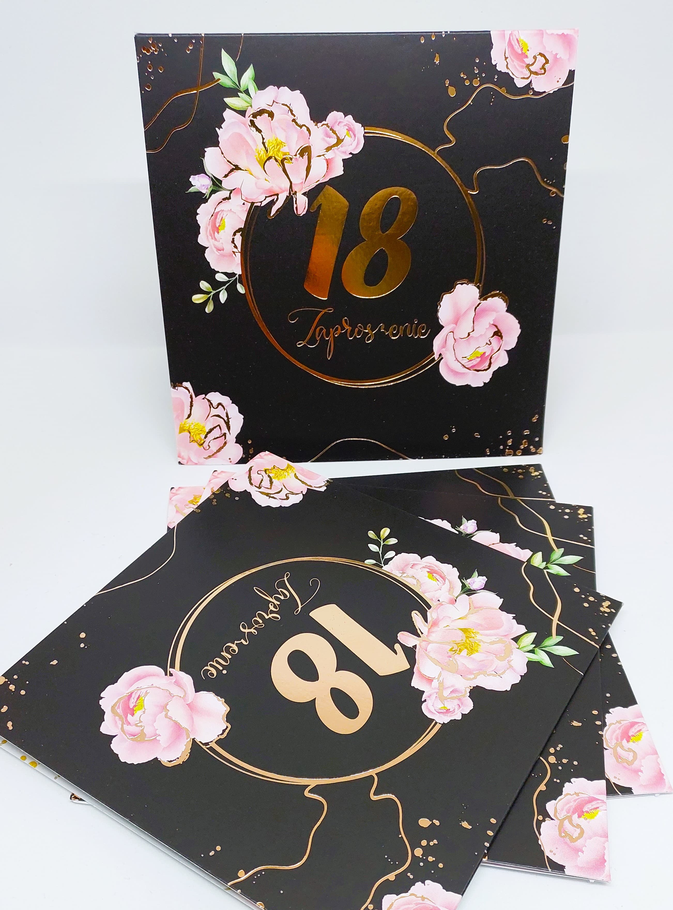 Zaproszenie czarne w kwiaty na 18 URODZINY, 1 szt.