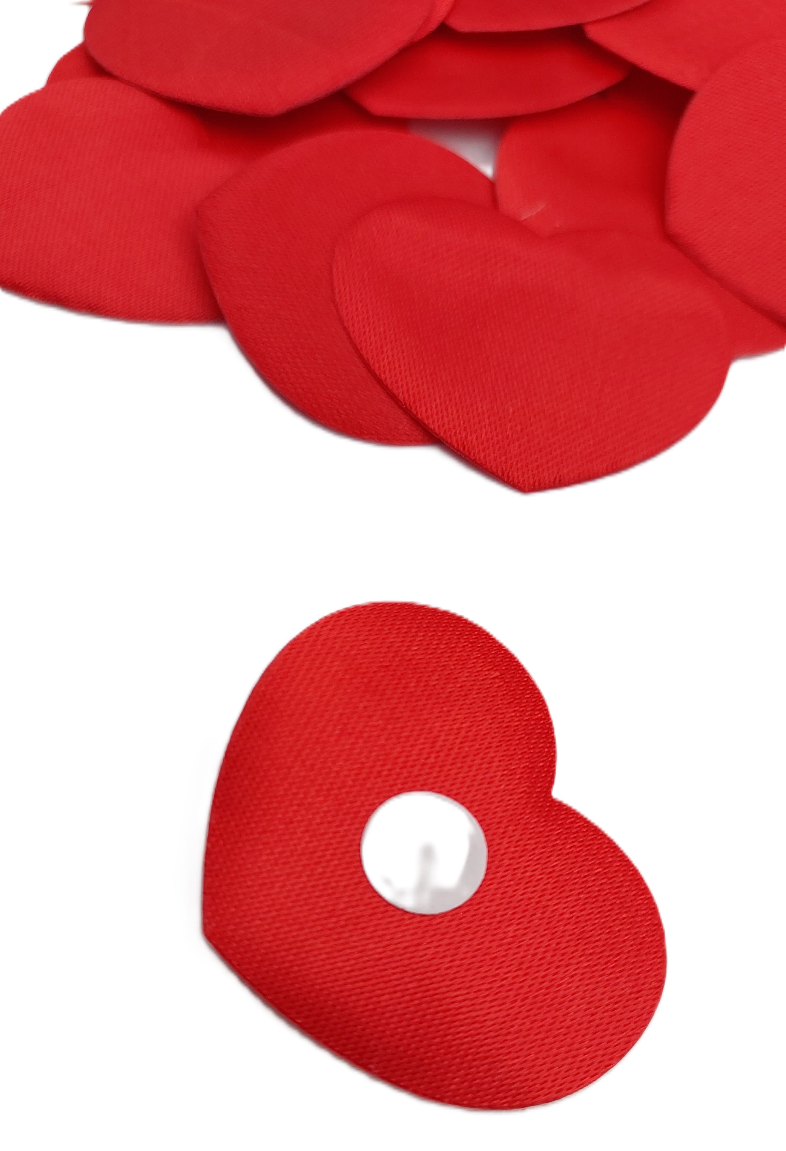 Przyklejki atłasowe czerwone serca 3x2 cm ok.24szt