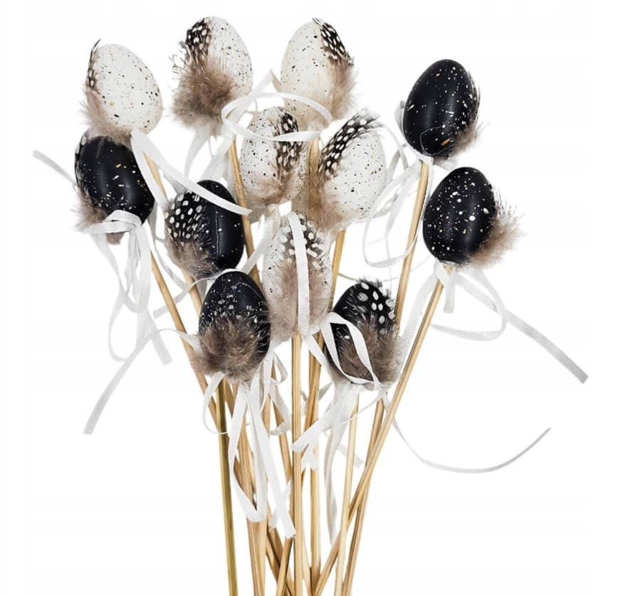 Jajko plastikowe na piku czarno-białe z piórkiem