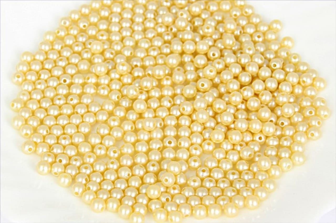 Koraliki perełki z dziurką, śr. 3mm/25g, c.kremowe