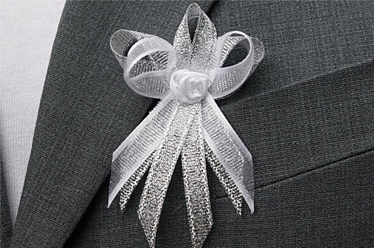 Kotyliony dla gości błyszczące z różą, srebrne